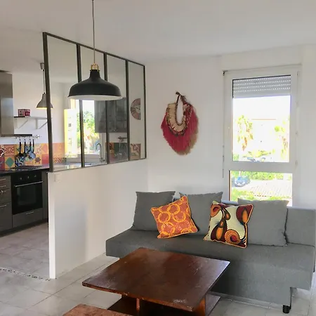 Appartement T2 D'exception Sur Port Ariane *